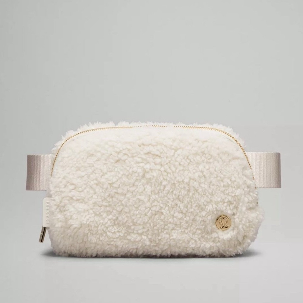 lululemon Everywhere Fleece Belt Bag in Ivory One Size New NWT